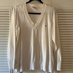Vineyard Vines vneck sweater